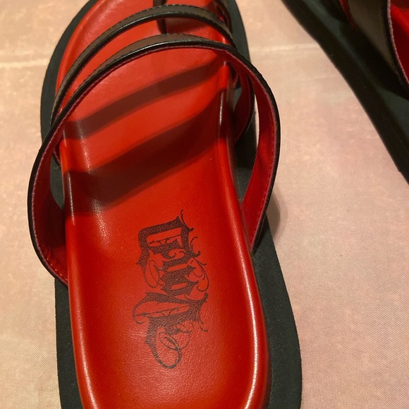 VON D Exodus Sandals - Picture 5 of 11